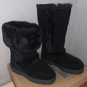 Size 6 Style and Co shade and thick faux fur boots